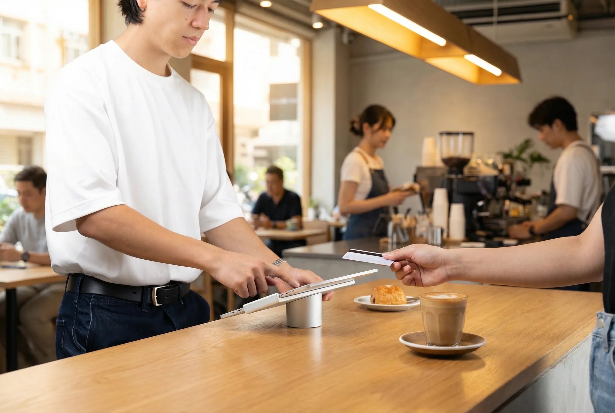 Support pour iPad avec alimentation intégrée